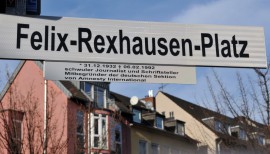 Straßenschild mit Informationen zu Felix-Rexhausen; Foto: Axel Bach